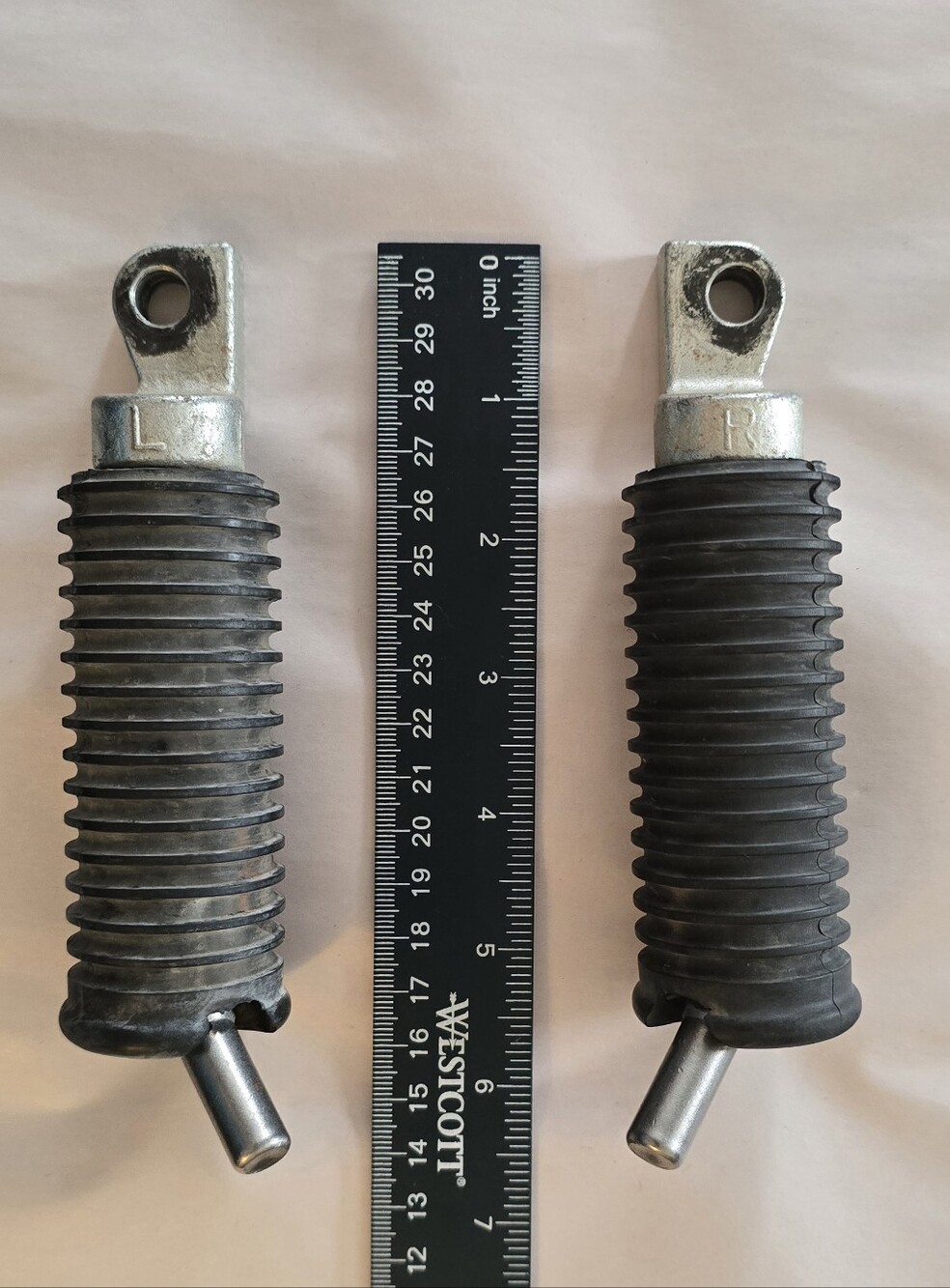 2010-2022 HARLEY FOOT PEGS REST (Rt & Lt)